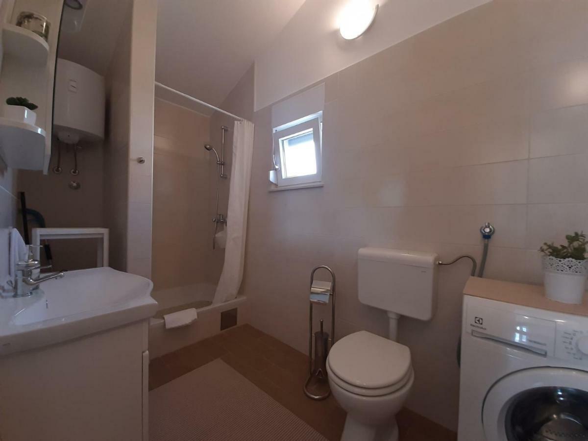 Apartman S Pogledom Ždrelac Esterno foto