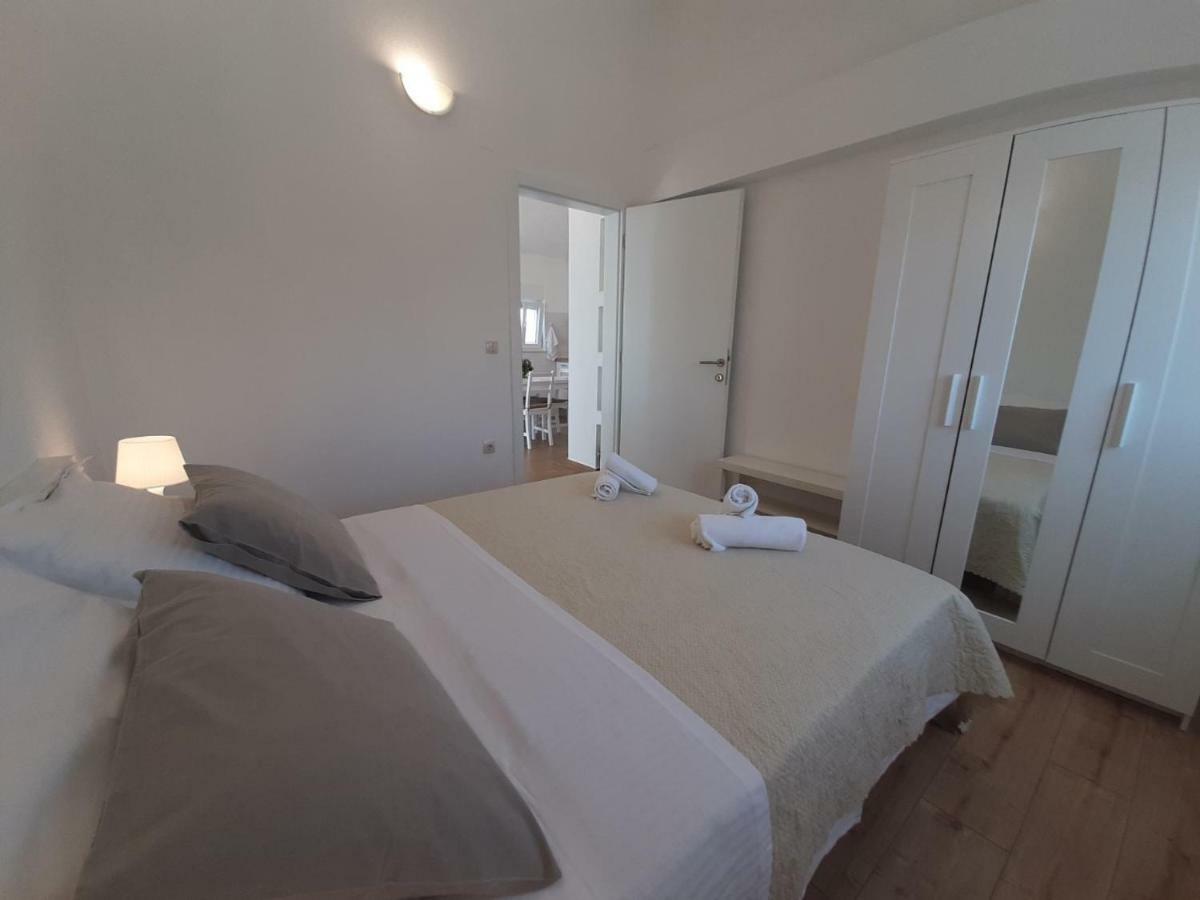 Apartman S Pogledom Ždrelac Esterno foto
